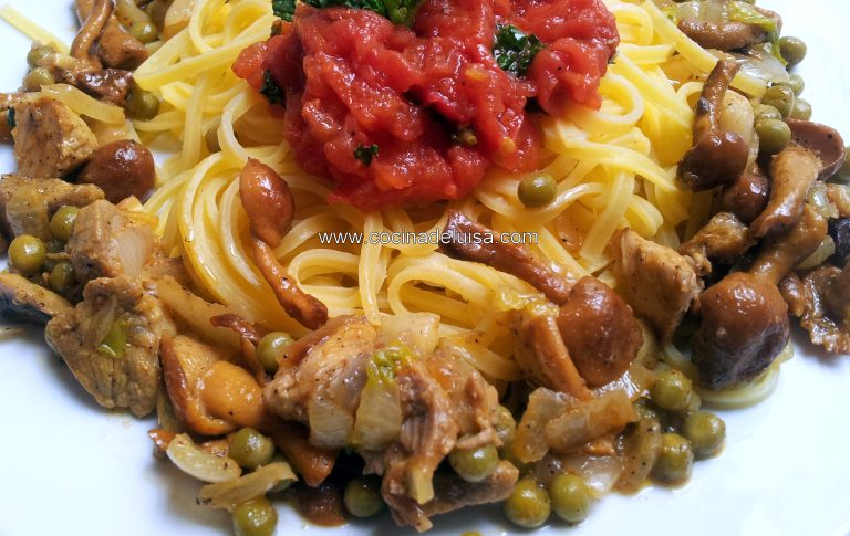 Pasta con Setas y Tomate