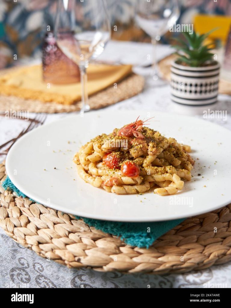 Pasta con Jamón Serrano y Tomate