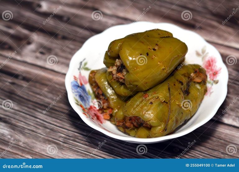 Con qué acompañar pimientos rellenos de bacalao