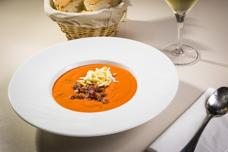 Calorías Salmorejo con Huevo y Jamón