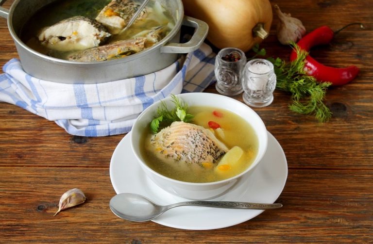 Sopa de Pescado con Arroz y Gambas