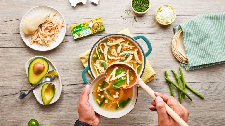 Pollo a la Coca Cola con Sopa de Cebolla