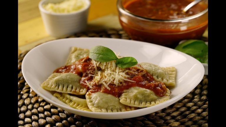 Raviolis de Espinacas y Ricotta con Salsa de Tomate