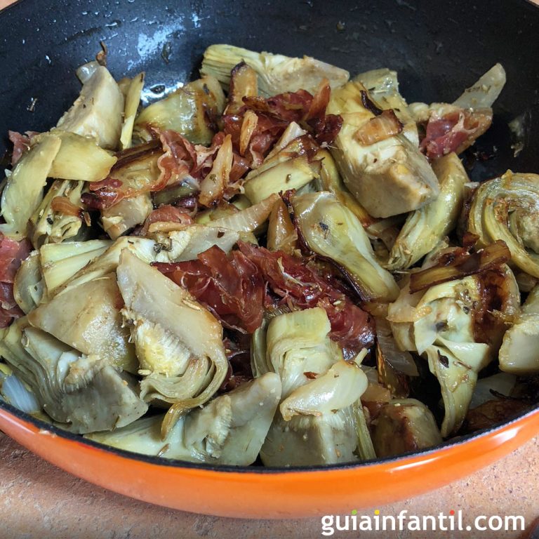 Alcachofas con Langostinos y Jamón