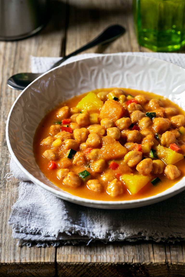 Garbanzos con patatas y zanahoria