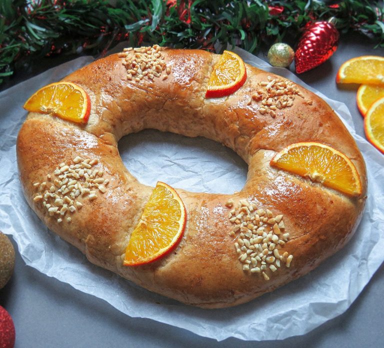 Roscón de Reyes sin fruta escarchada