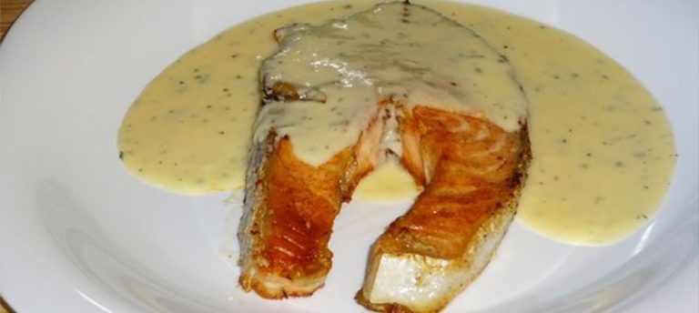 Salmon con Salsa de Queso