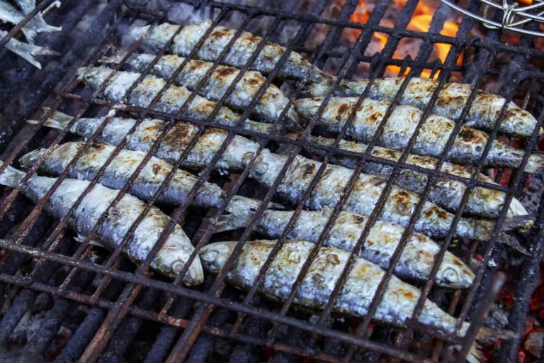 Con qué acompañar sardinas a la brasa