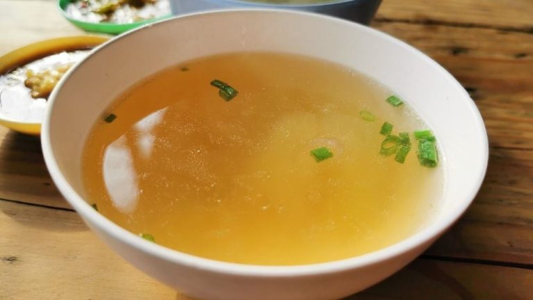 Sopa con Fideo de Arroz