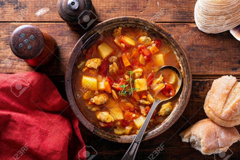 Sopa de Almejas con Fideos