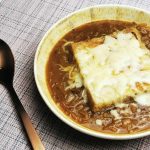 sopa-de-cebolla-caliente