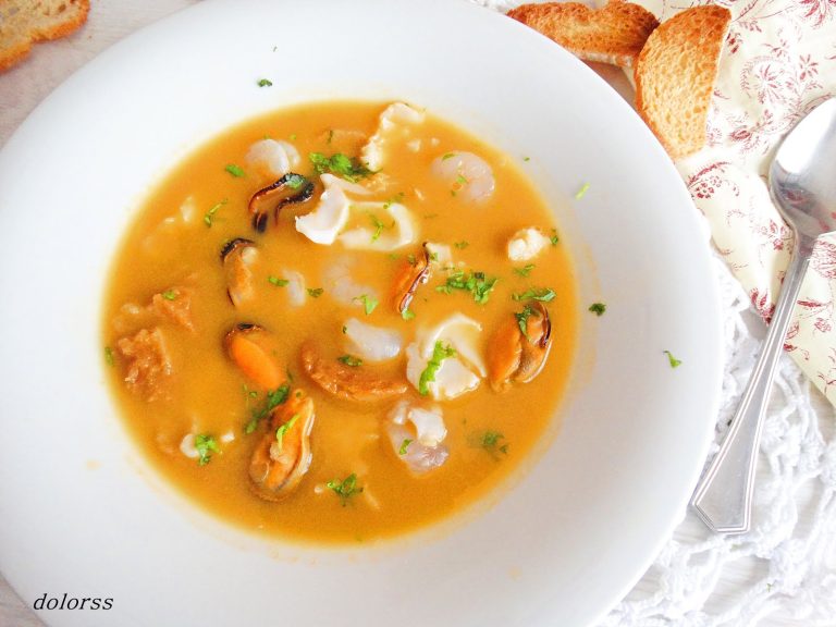 Sopa de Pescado con Merluza Congelada