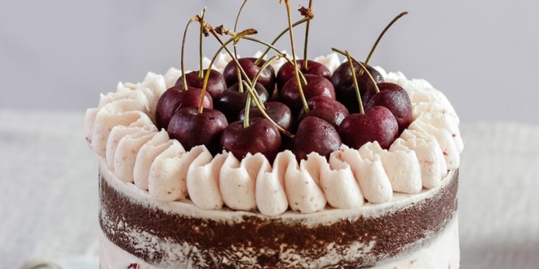 Tarta de Chocolate con Cerezas