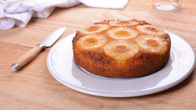 Tarta de Piña con Gelatina, Sobaos y Nata