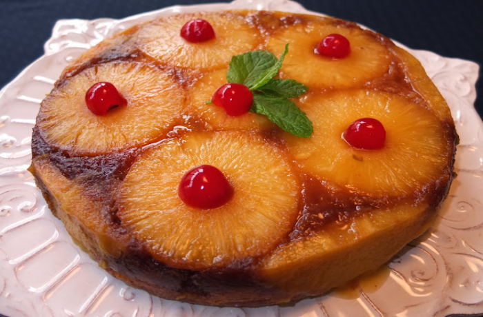 Tarta de Piña con Nata Montada