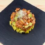 tartar-de-salmon-con-aguacate-y-mango