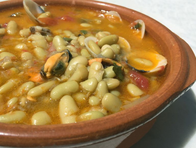 Verdinas con almejas y langostinos en olla rápida